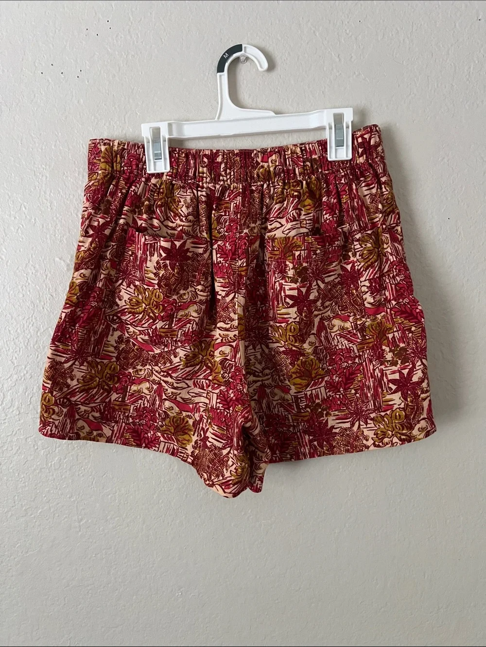 Like New! JOIE Linen Blend Red Floral Print Pull On Casual Shorts in Size S - Picture 5 of 14